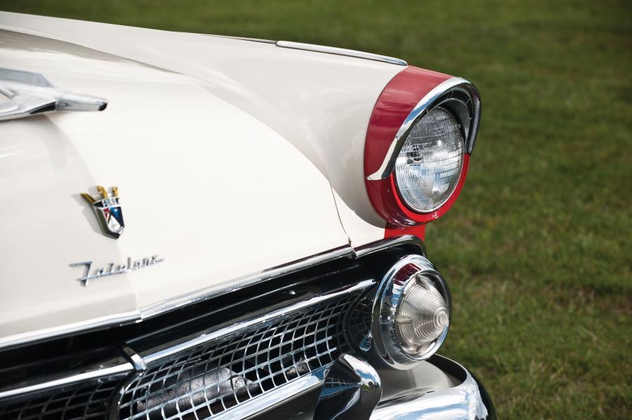  Ford Fairlane Crown Victoria Skyliner 1955 года  (фото 13 из 36)
